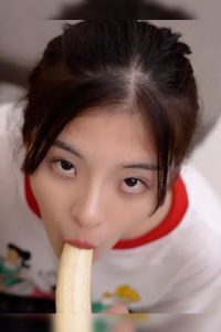lb1 2021 พี่ชายหื่นสอนวิธีกินกล้วยแบบใหม่ให้น้องสาว China AV Online